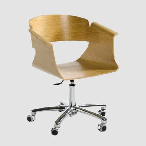 Chaise de bureau design italien en bois sur roulettes
